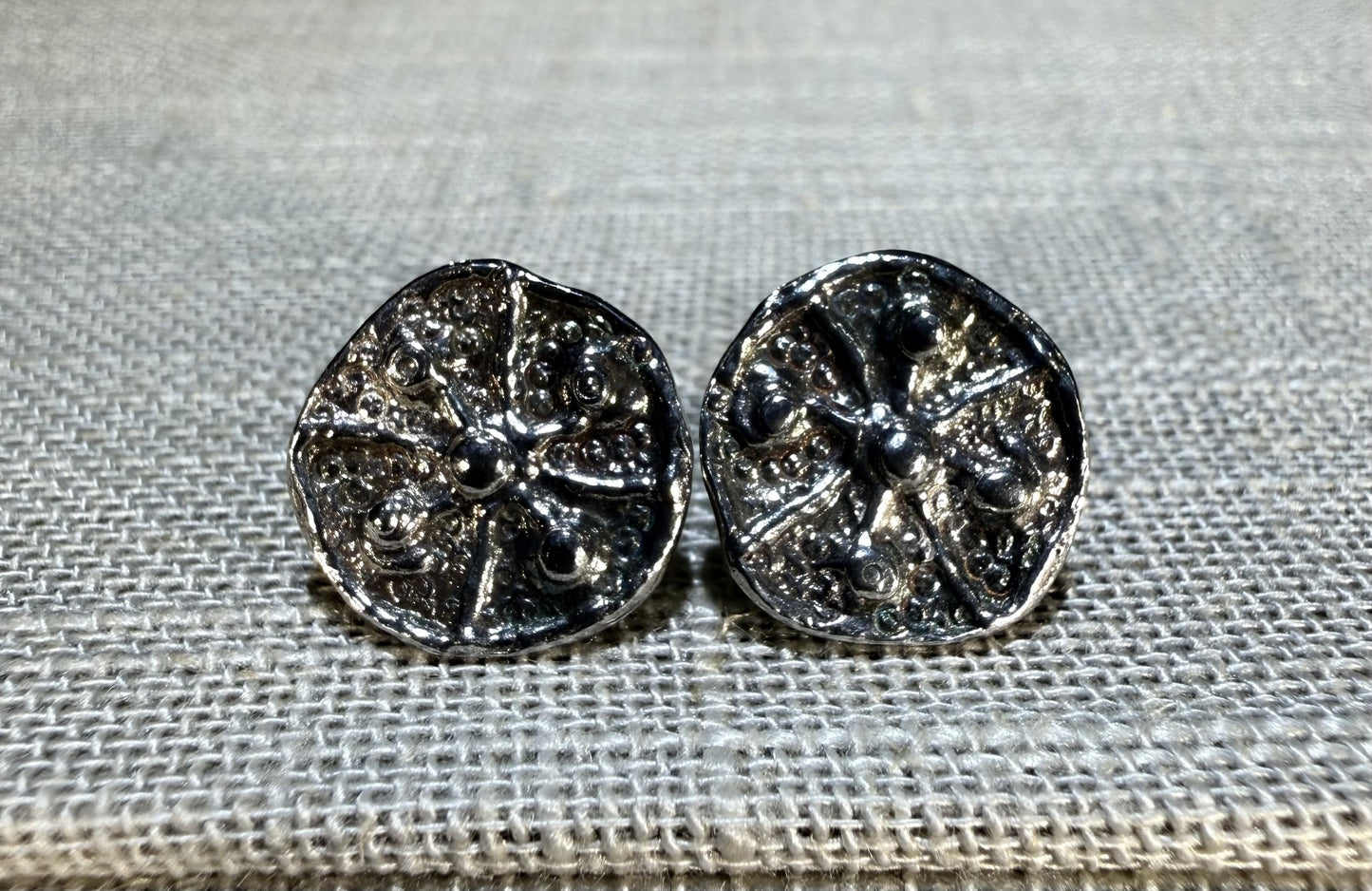 Sand Dollar Medium Stud Earrings